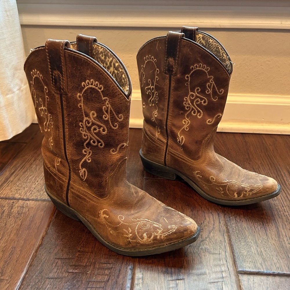 Girls cowgirl boots
